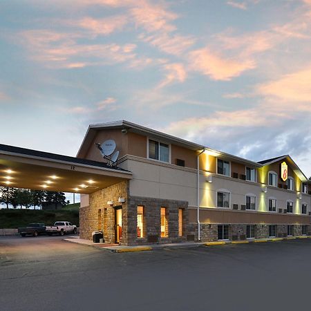 Super 8 By Wyndham Minot Airport Hotel Exterior photo