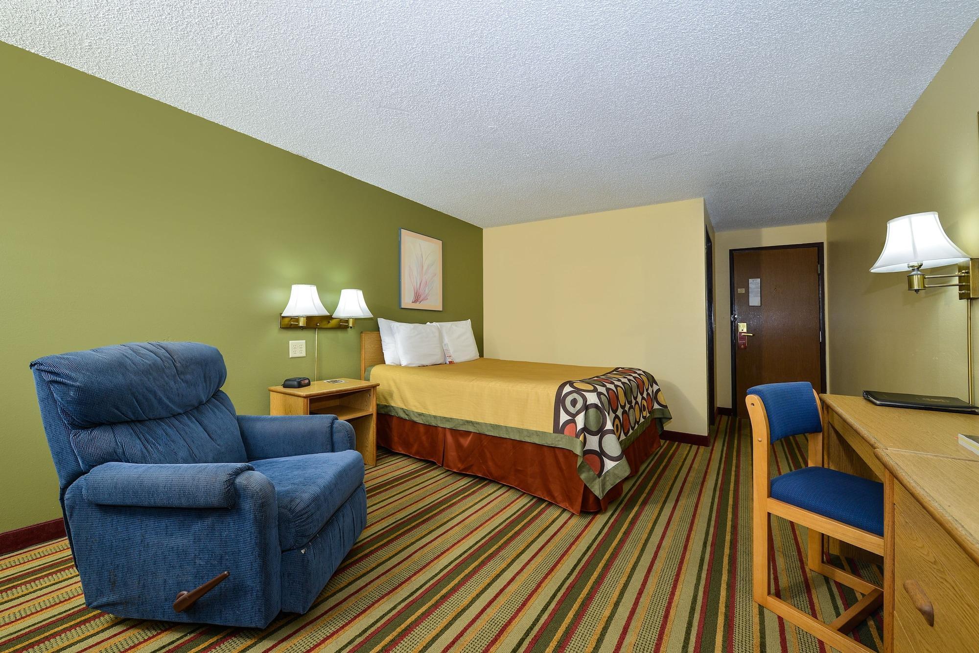 Super 8 By Wyndham Minot Airport Hotel Exterior photo